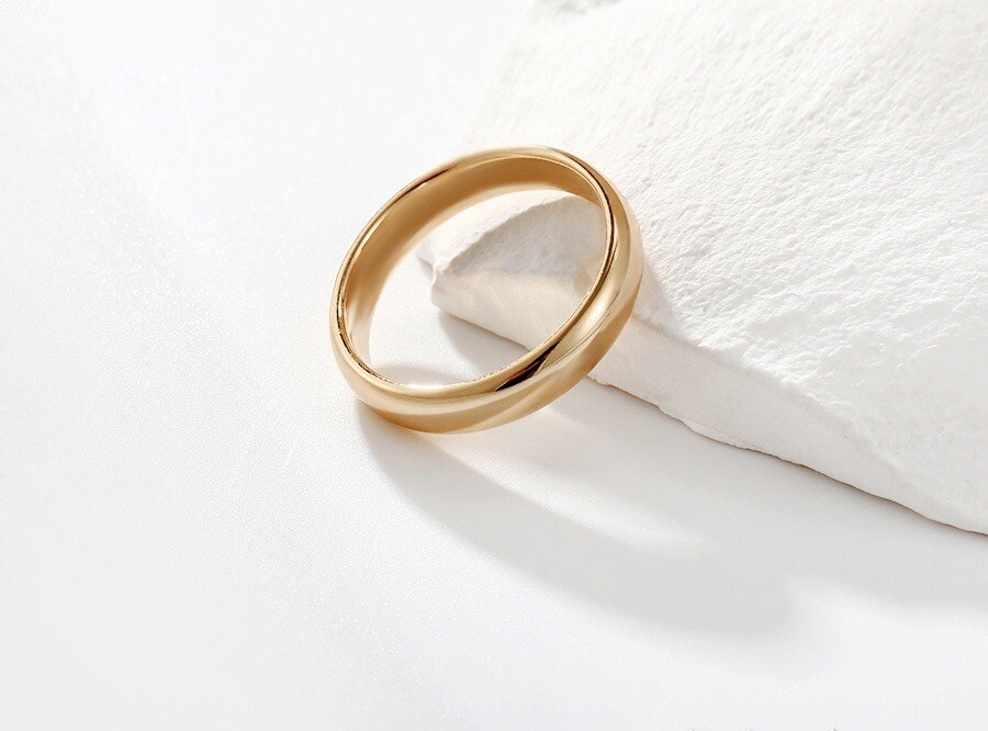 Men’s Women’s Wedding Band Unisex Ring 4mm. Uk Size= V 18ct 18k Gold Plated Ring