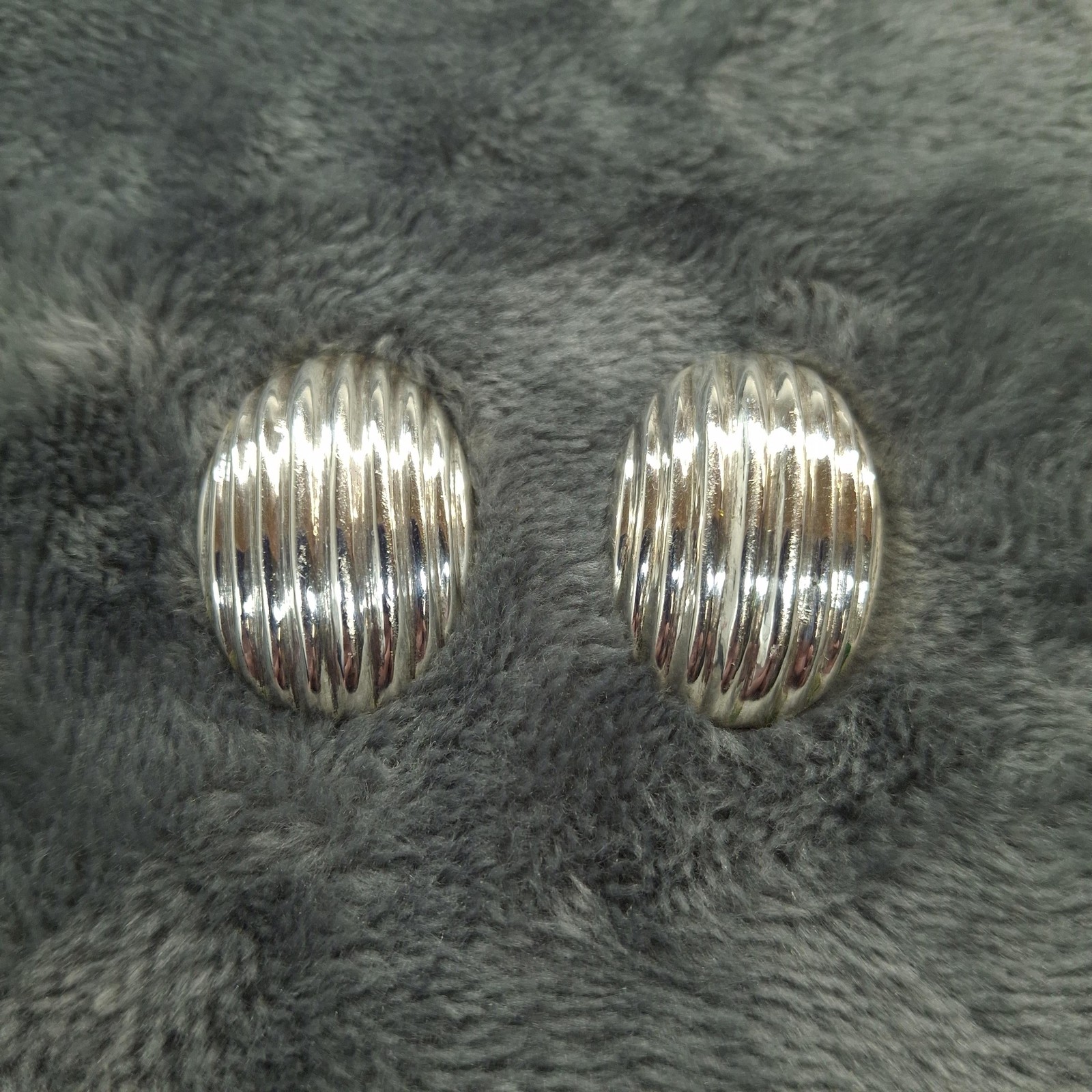 Sterling Silver Oval Stud Earrings Womens 1 Inch Ribbed Dome 7.71g of 925 Vtg
