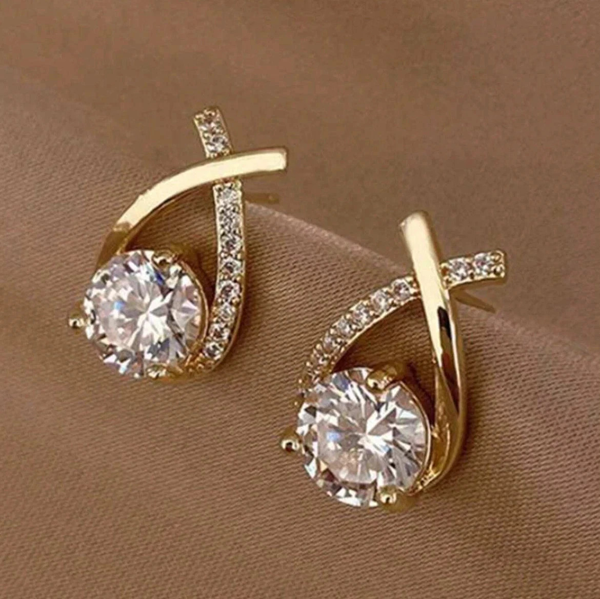 Lovely Women’s Stud Earring Round Cut Lab Created Diamond 14k Yellow Gold Plated