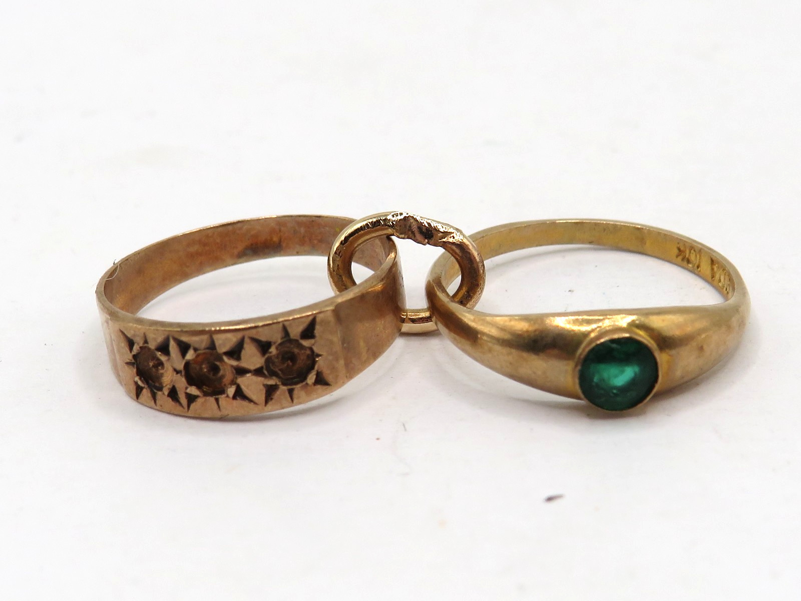 2 ANTIQUE VICTORIAN 10k YELLOW GOLD BABY RINGS w 3.5mm ABRAIDED GREEN GLASS *