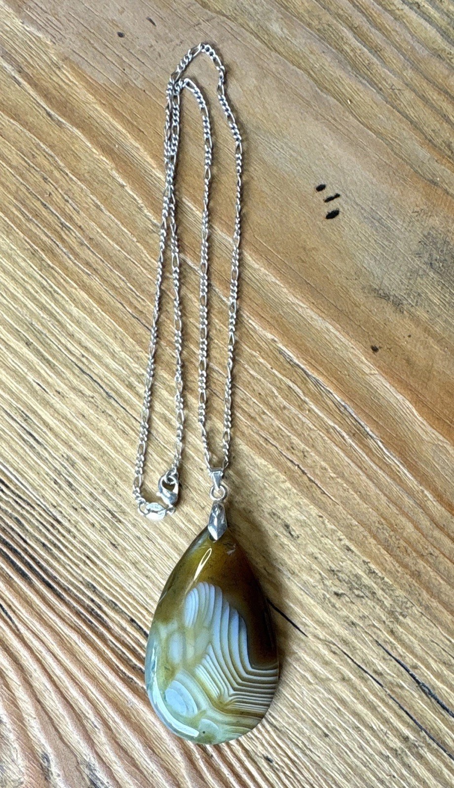 925 Sterling Silver Figaro Chain Necklace Teardrop Green Agate Pendant