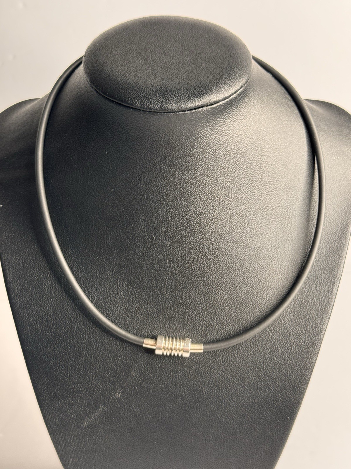 Tiffany & Co. Paloma Picasso Rubber Groove Necklace 925 Sterling Silver