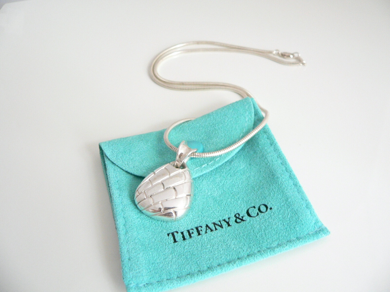 Tiffany & Co Crocodile Charm Necklace Snake Chain Animal Silver Gift Pouch 18 In