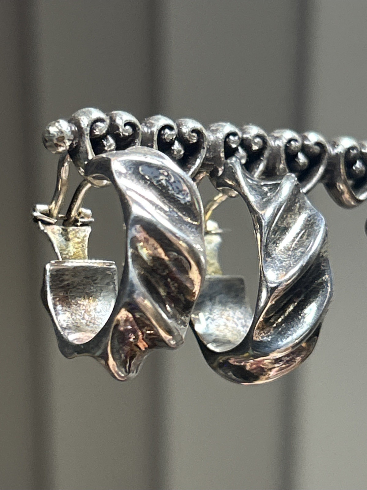 46. PERU 950 Sterling silver Fluted Ribbed Hoop Omega Back Earrings 3/4″, 5.6g