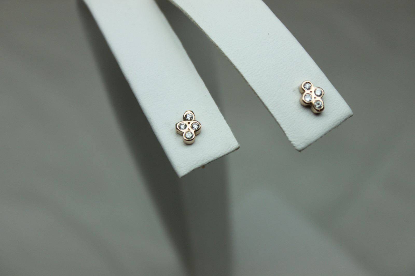.10 H/SI2 CARAT DIAMOND STUD EARRING 14KT YELLOW GOLD NOT ENHANCED