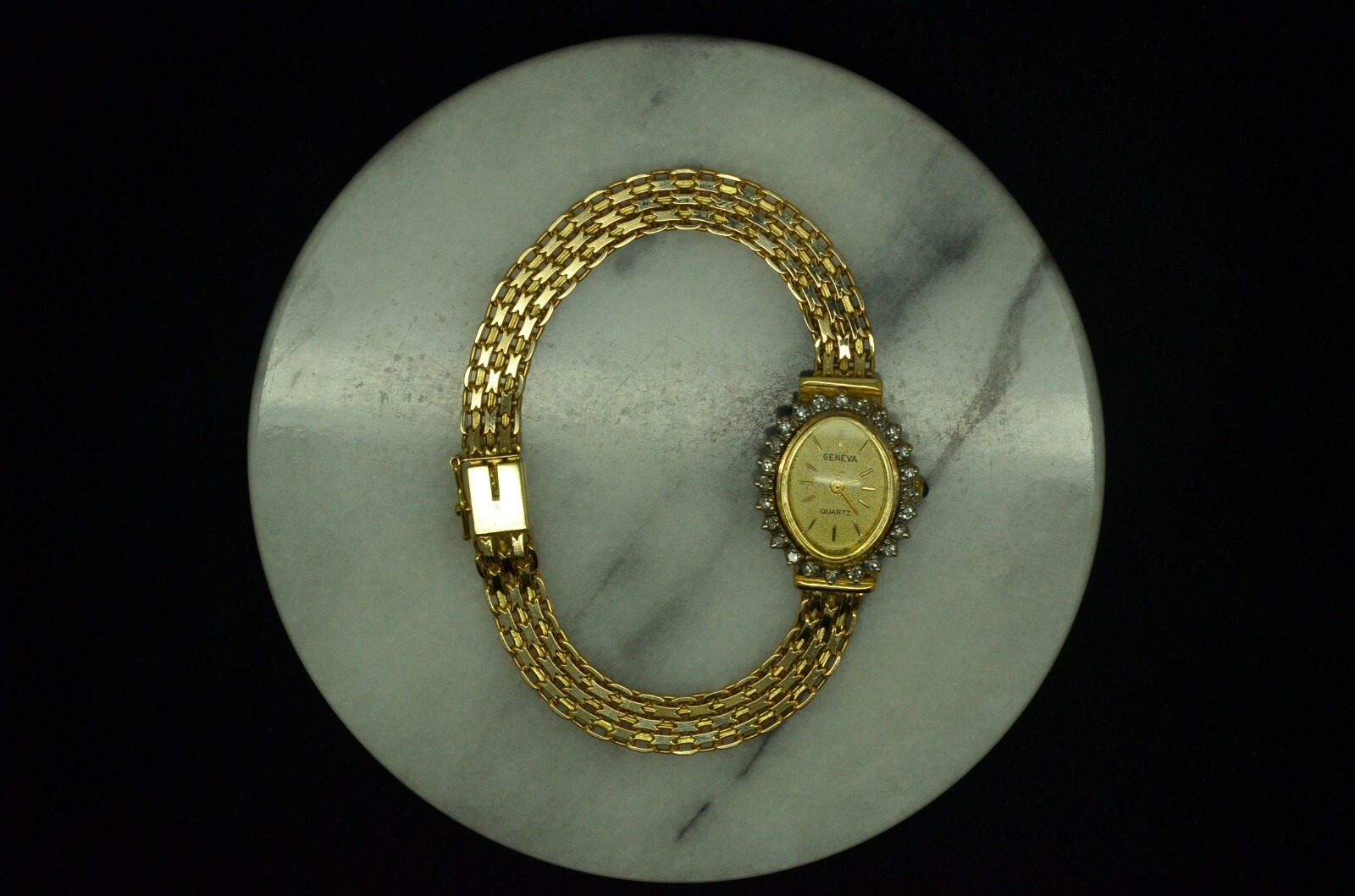 6.5″ 14K YELLOW GOLD GENEVA OVAL LADIES QUARTZ WRISTWATCH W/ DIAMONDS #D3539