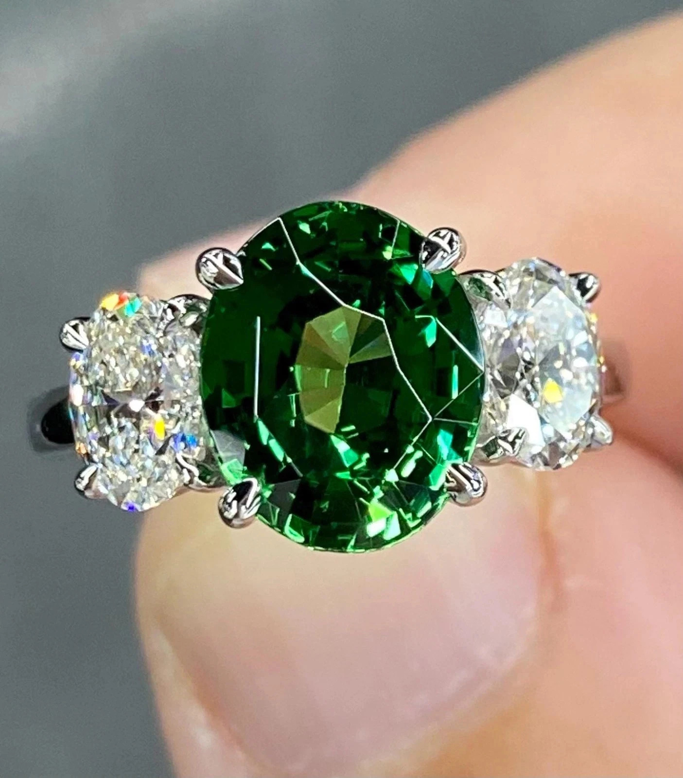 5 Ct Oval Cut Natural Emerald & Diamond 14K White Gold Luxurious Engagement Ring