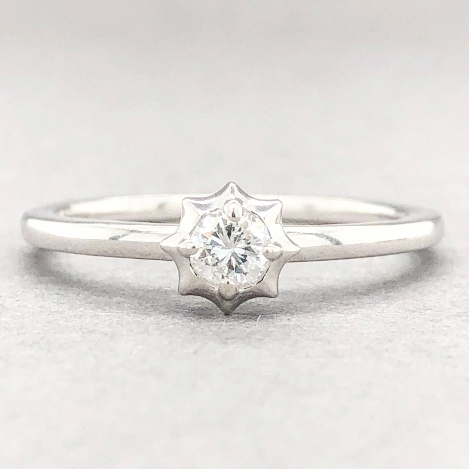 Estate 14K White Gold 0.15ct I/I1 Diamond Starburst Ring