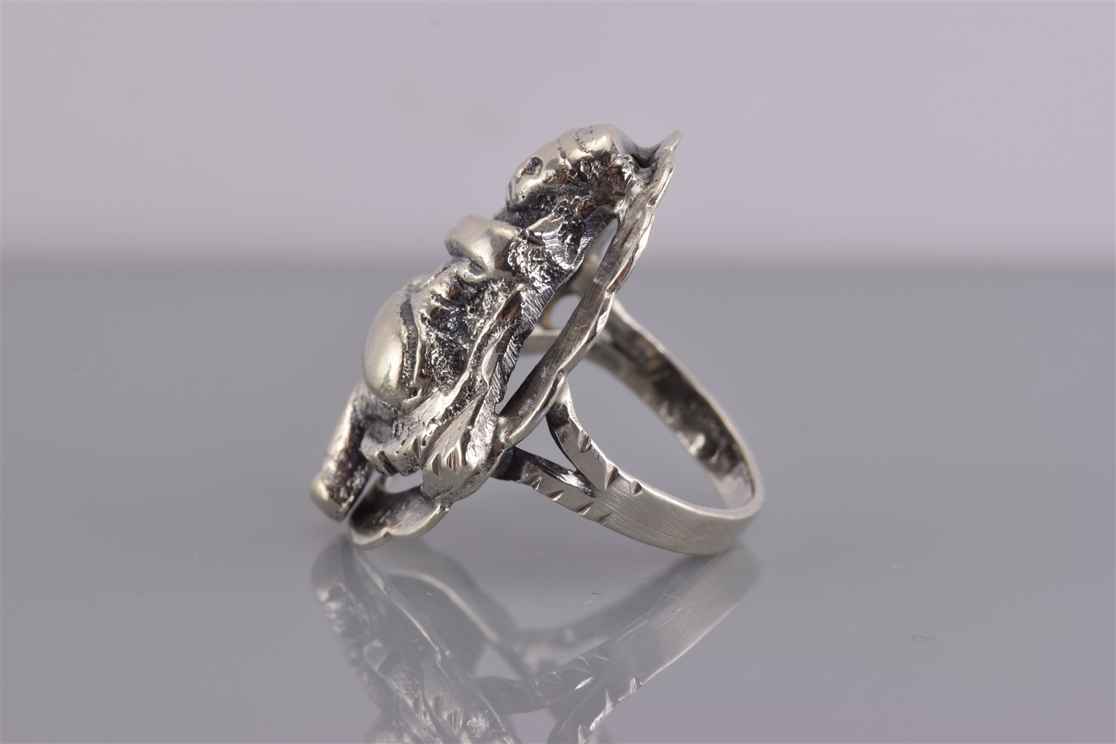 Sterling Silver 27mm Repousse Native American Statement Band Ring 925 Sz: 4