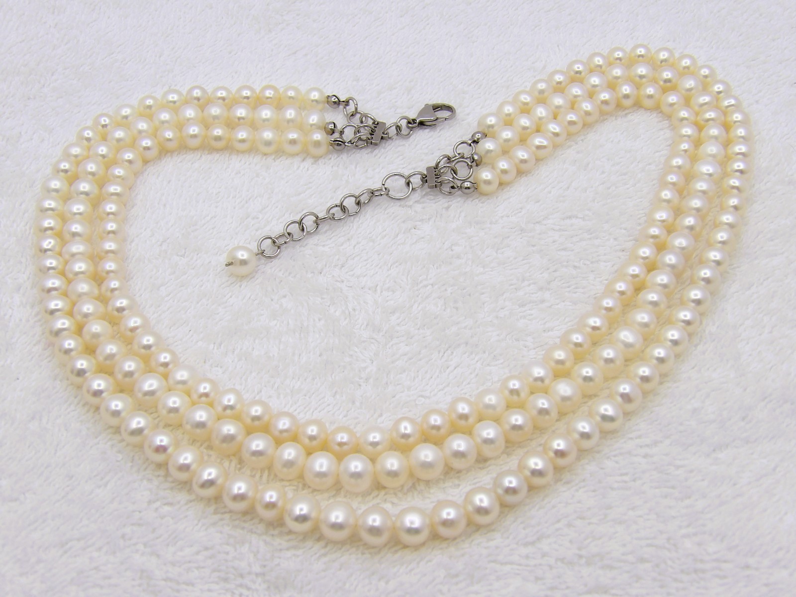 High Quality High Luster Layered Genuine White Freshwater Pearl Necklace NK522