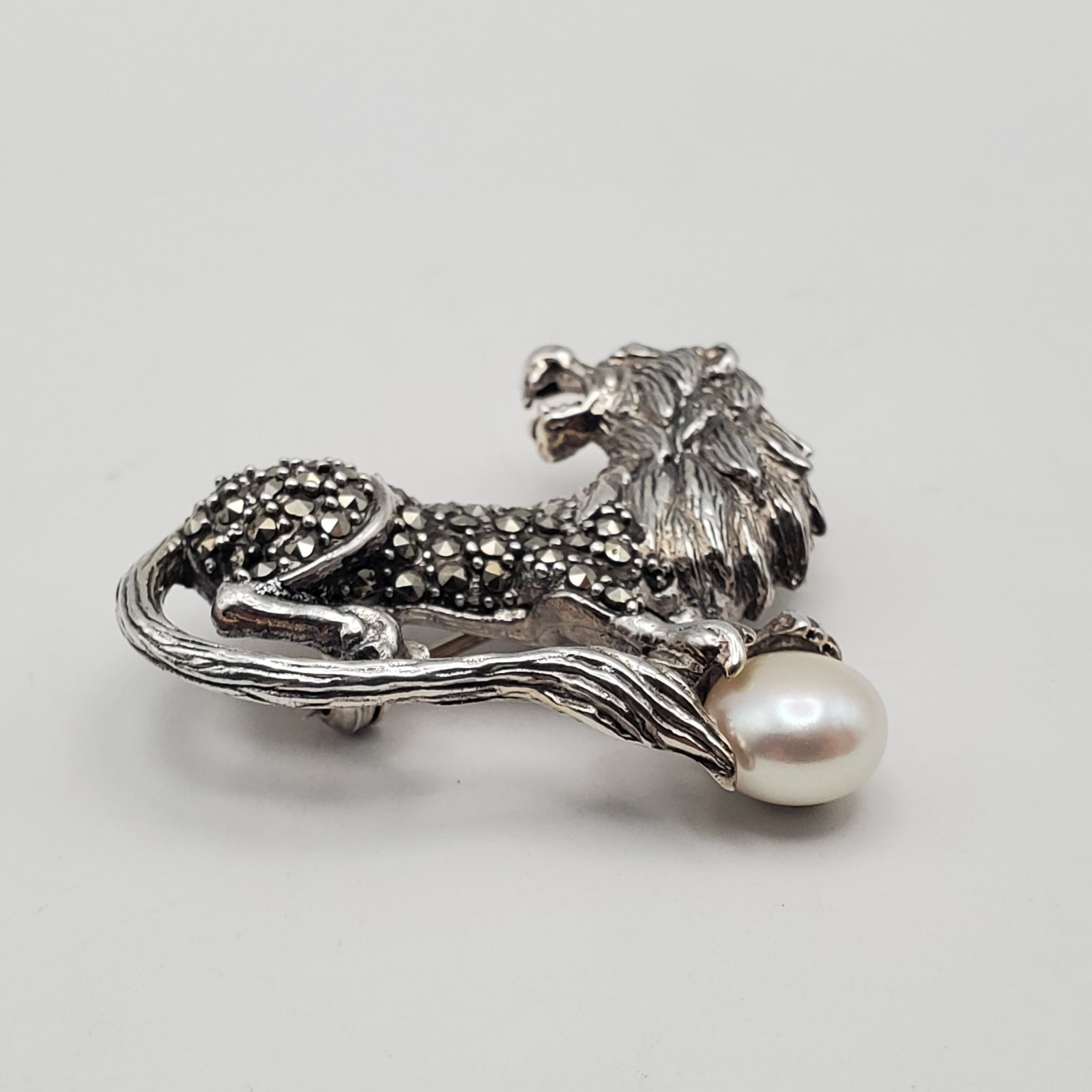 925 Sterling Silver Brooch Round Ruby Pearl Marcasite Lion Gemstone Brooch Pin