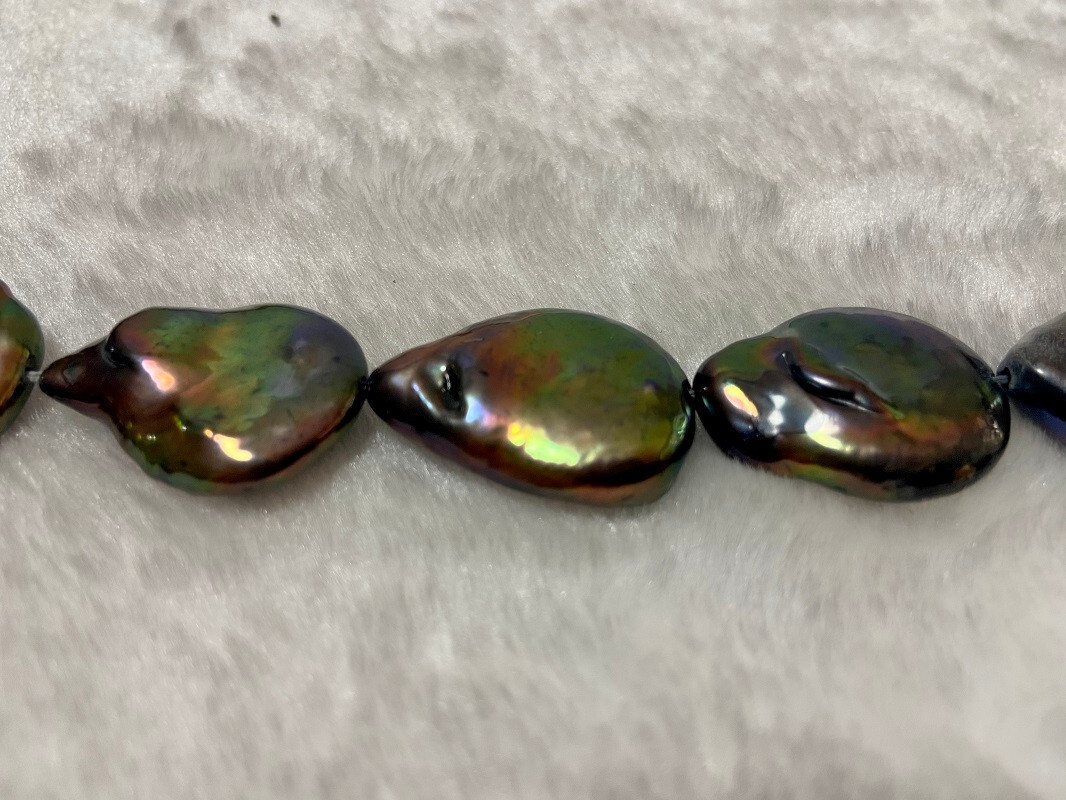 Huge 17″18-20MM south sea Tahitian genuine black peacock flat pearl necklace 128