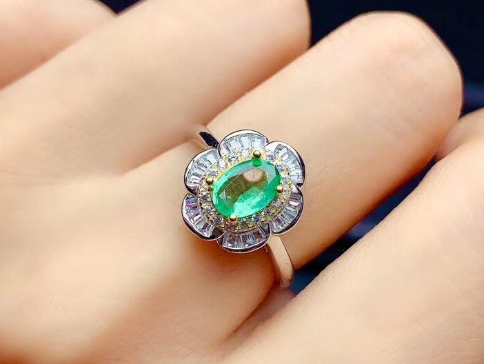 Natural Eye Clean Green Emerald Sterling Silver 925 Handmade Women Floral Ring