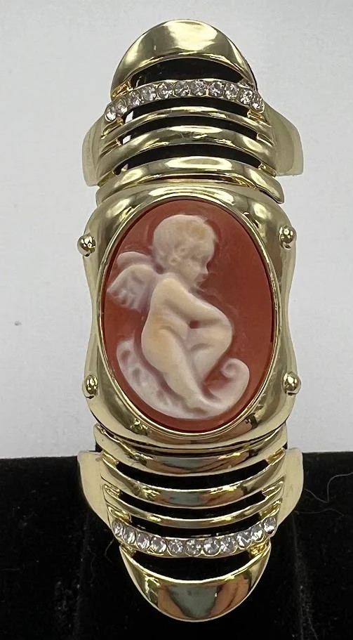 AMEDEO 20mm Cameo Crystal Goldtone Knuckle Ring, Size 7