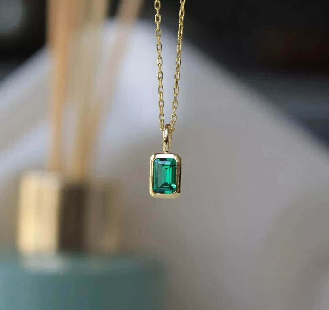 1.50CT Emerald Lab Created Green Diamond Women’s Pendant 14K Yellow Gold Plated