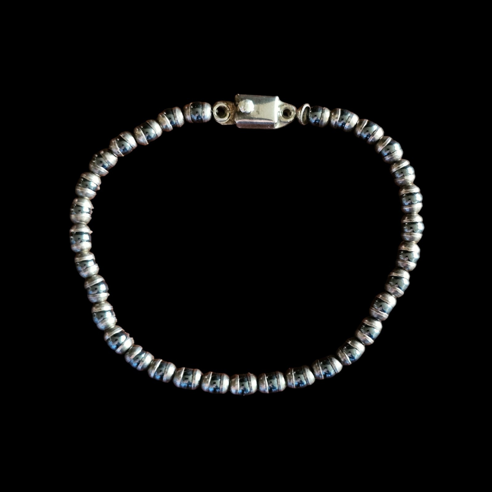 Vintage Hematite Stone 925 Sterling Silver Capulet 7.5″ Bracelet g