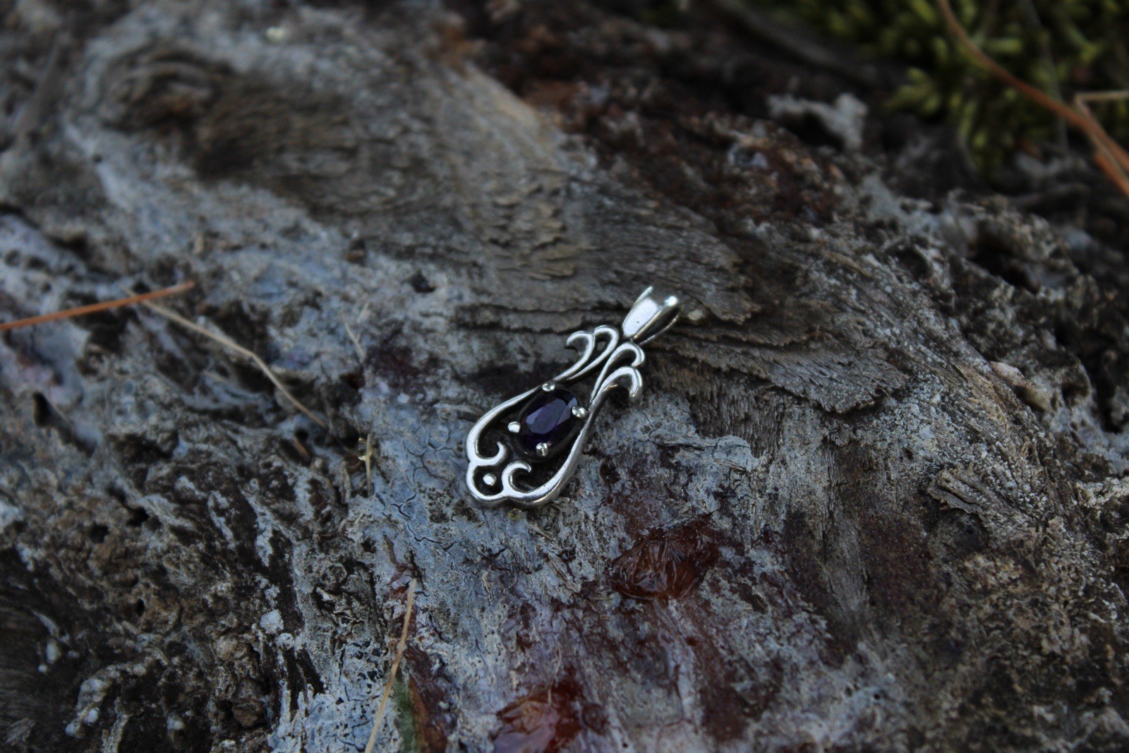 Sterling Silver Vintage Faceted Amethyst Charm/Pendant