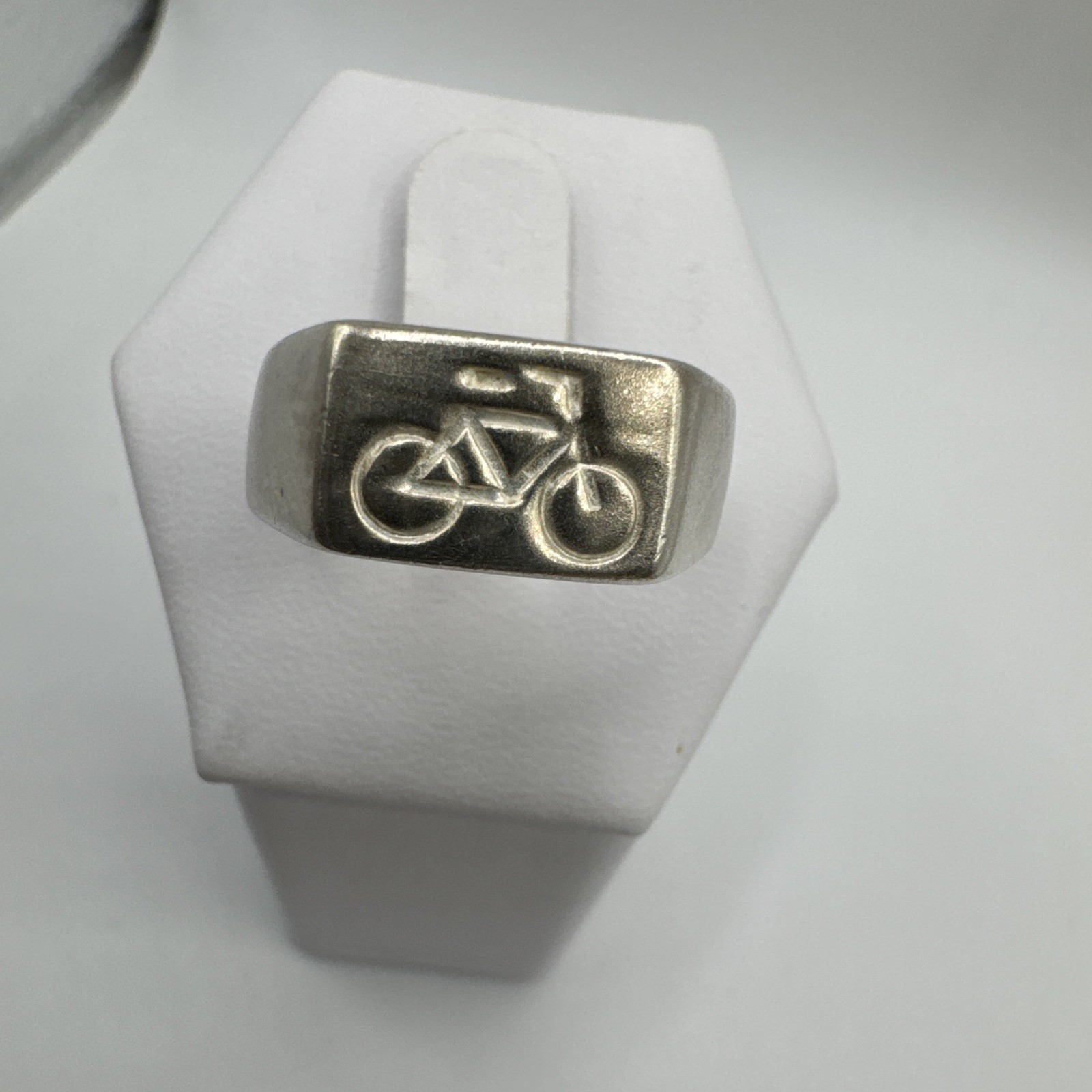 Vintage Sterling Bike Ring Sz 7.5. 07260024SC