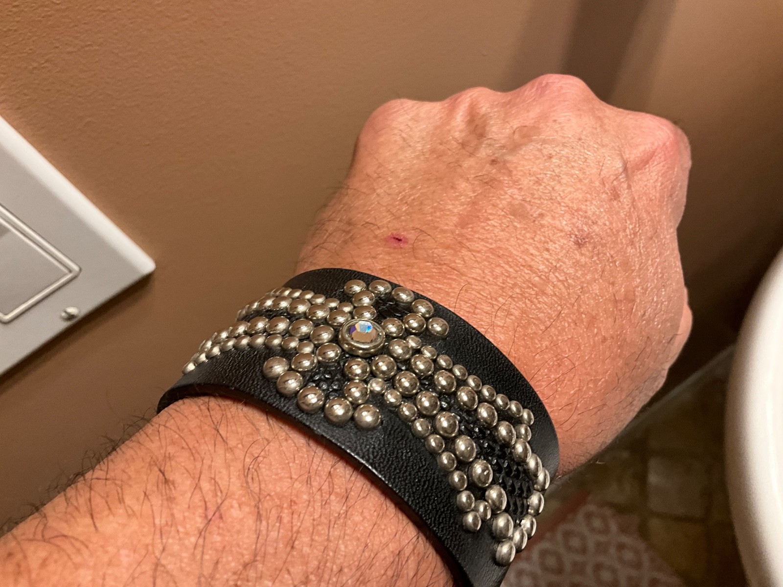 BILL WALL LEATHER BWL SKULLS LEATHER STERLING SILVER .925 BRACELET WEIGHS 74 GMS