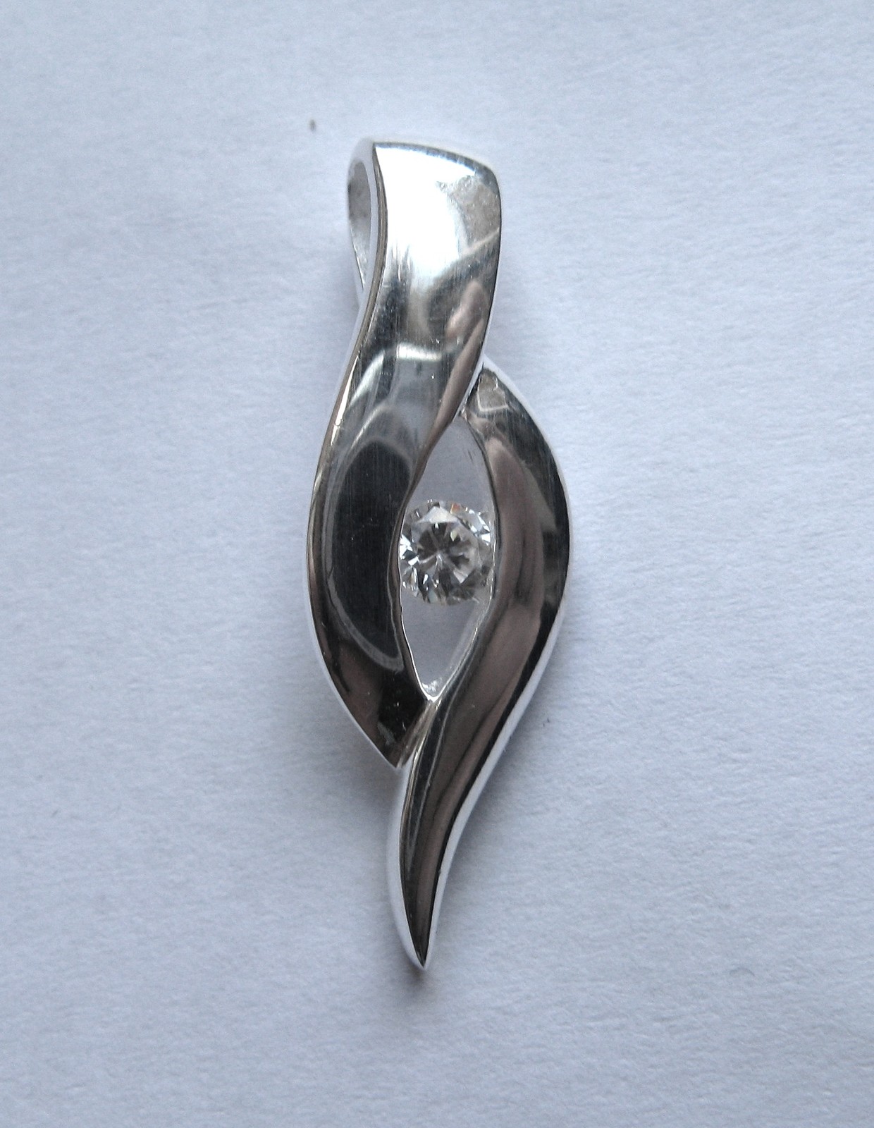 Sterling Silver CZ set teardrop Pendant 2.69g