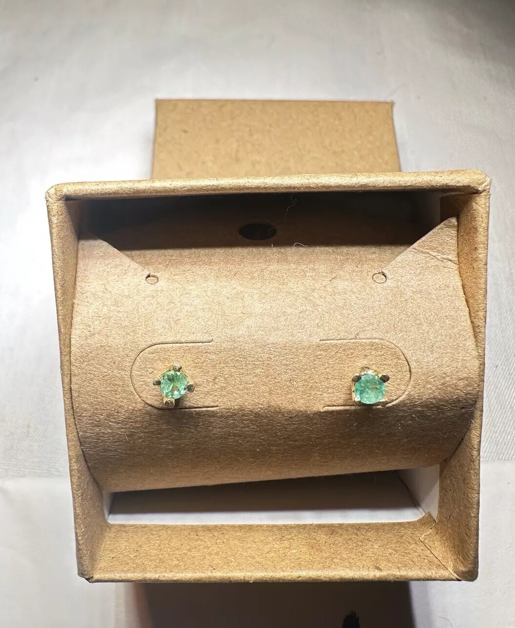 NEW Authentic Emerald Stud Earrings in 18K Gold High-Quality Natural Emeralds