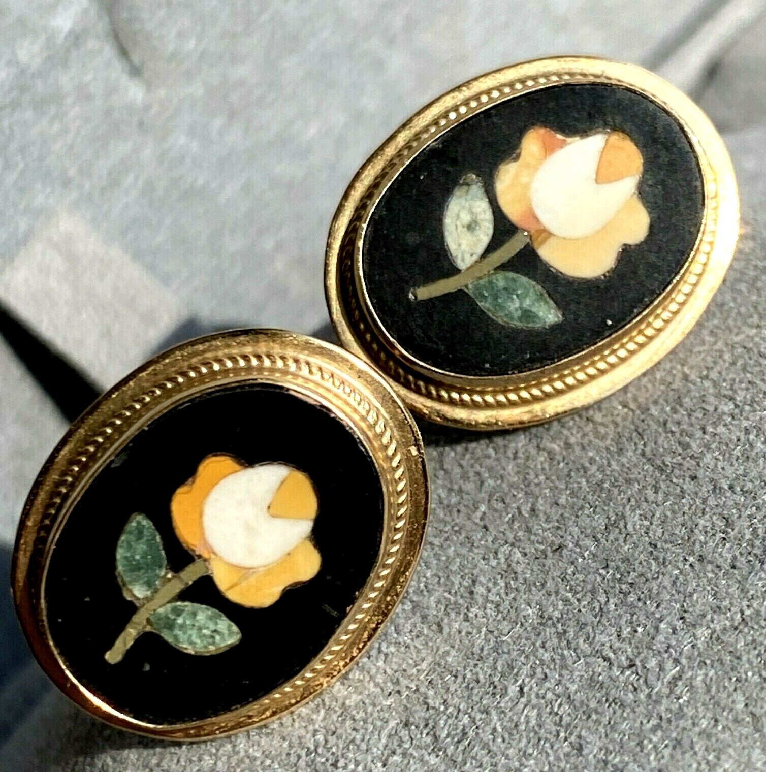 Antique Pietra Dura 14K Yellow Gold Screw Back Flower Earrings Italy Mosaics