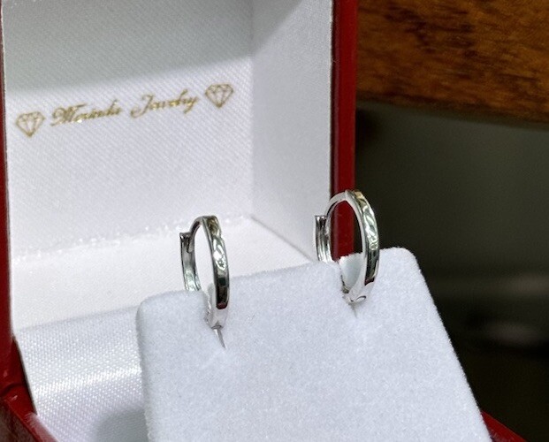 18k Solid White Gold Italy Plan Hoop Kids Adult Earrings, 1.03 grams