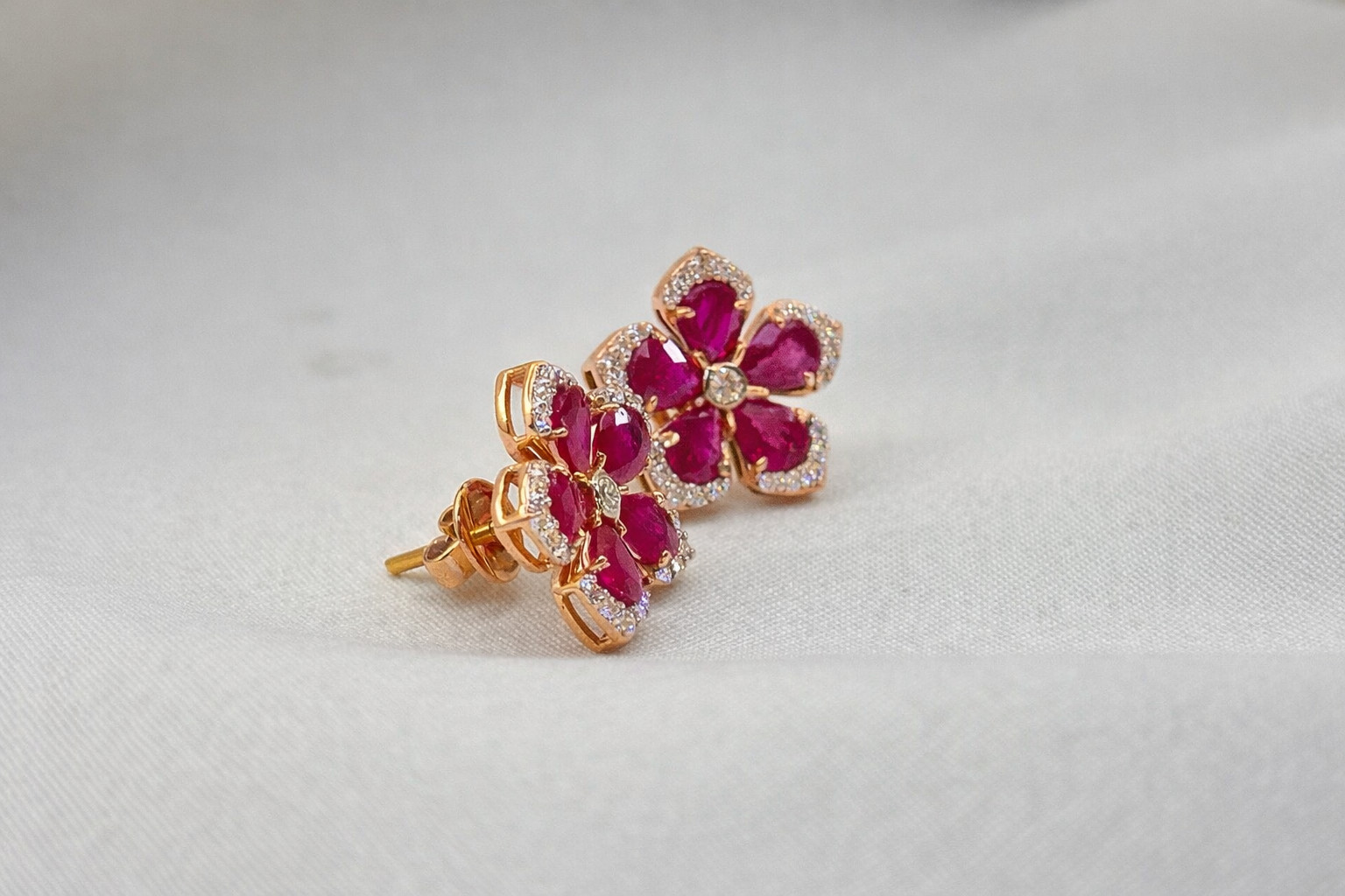 14k Solid Gold Natural Ruby Diamond Floral Design Fine Jewelry Push Back Lock