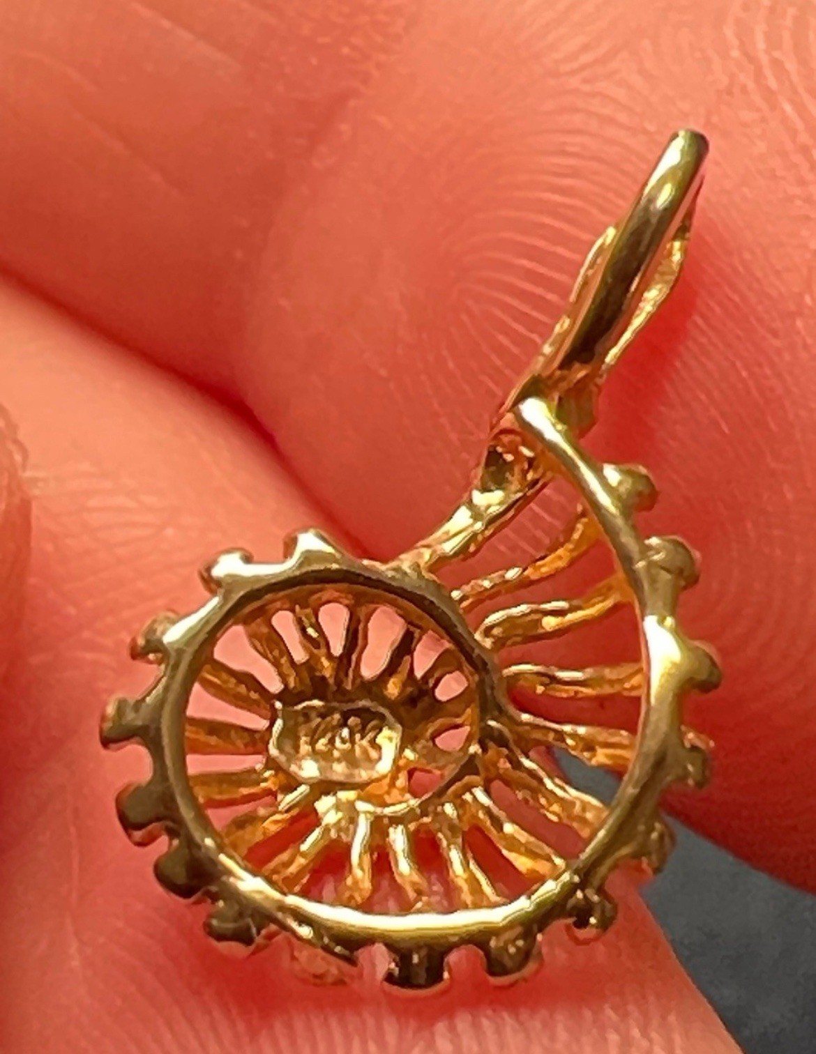 VTG 14k Solid Yellow Gold Nautilus Conch Shell Seashell Necklace Charm Pendant
