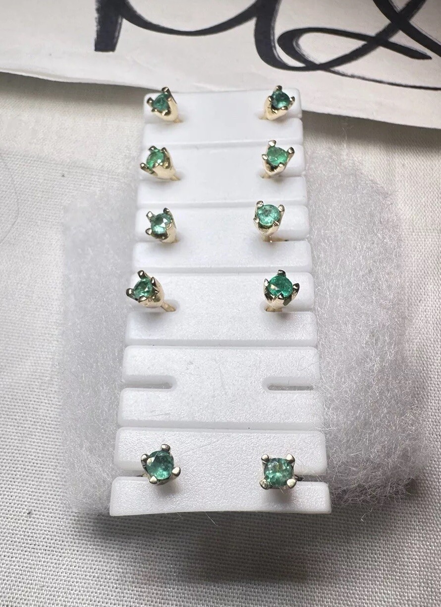 NEW Authentic Emerald Stud Earrings in 18K Gold High-Quality Natural Emeralds