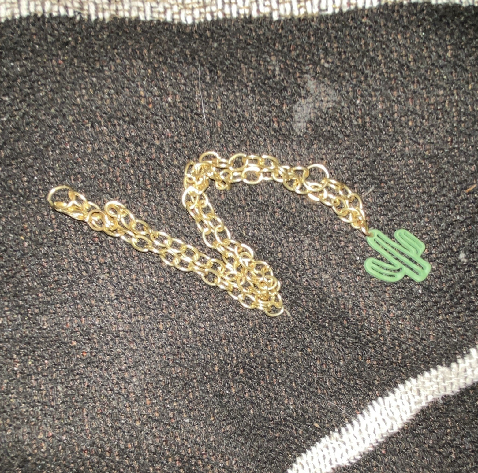 14k Yellow Gold Cable Chain Necklace Green Cactus Charm Pendant Nature