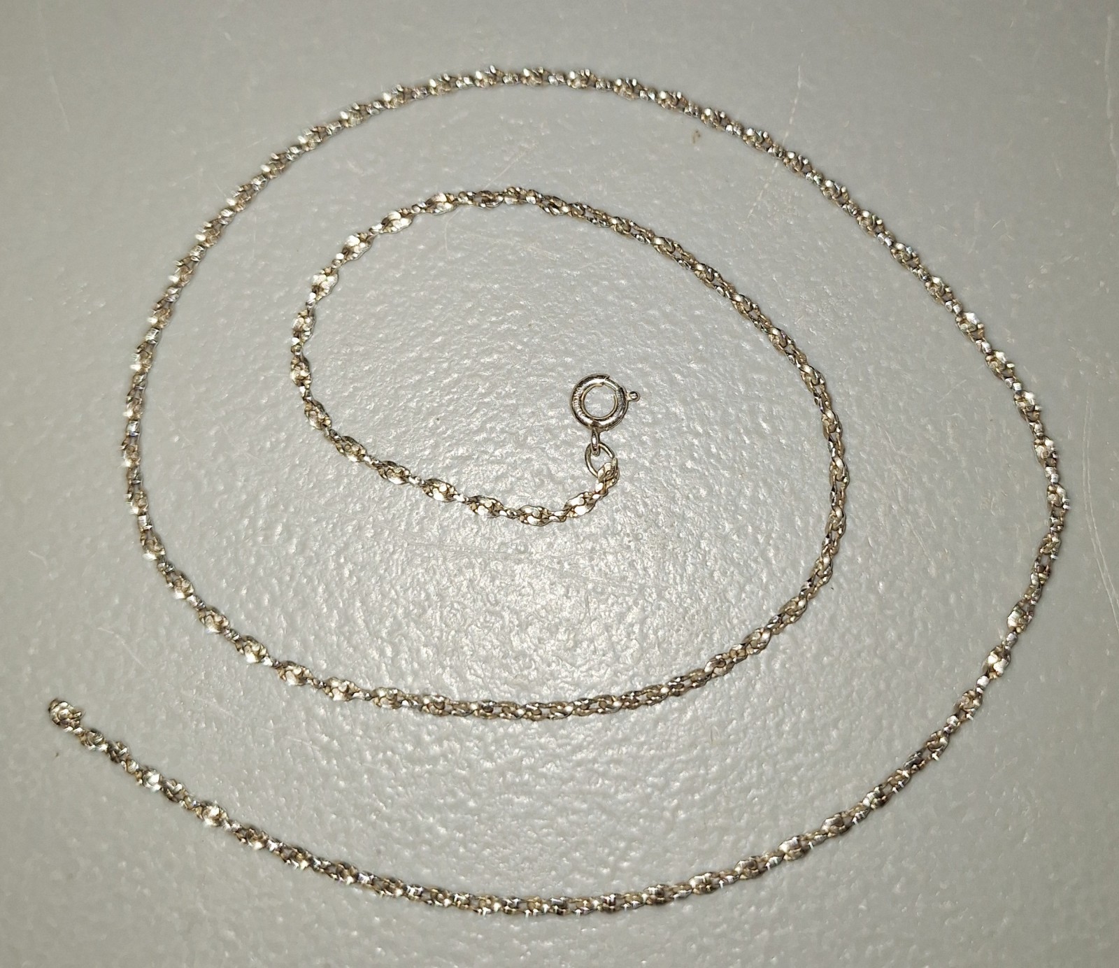 Sterling Silver 925 Chain Necklace (17.5 inch)(4.25 Grams), Missing Closure Loop
