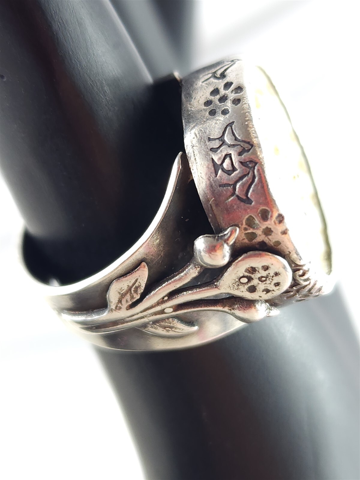 Vintage Sterling Silver White Jasper Flower Birds Ring Size 7 – 9.4 Grams