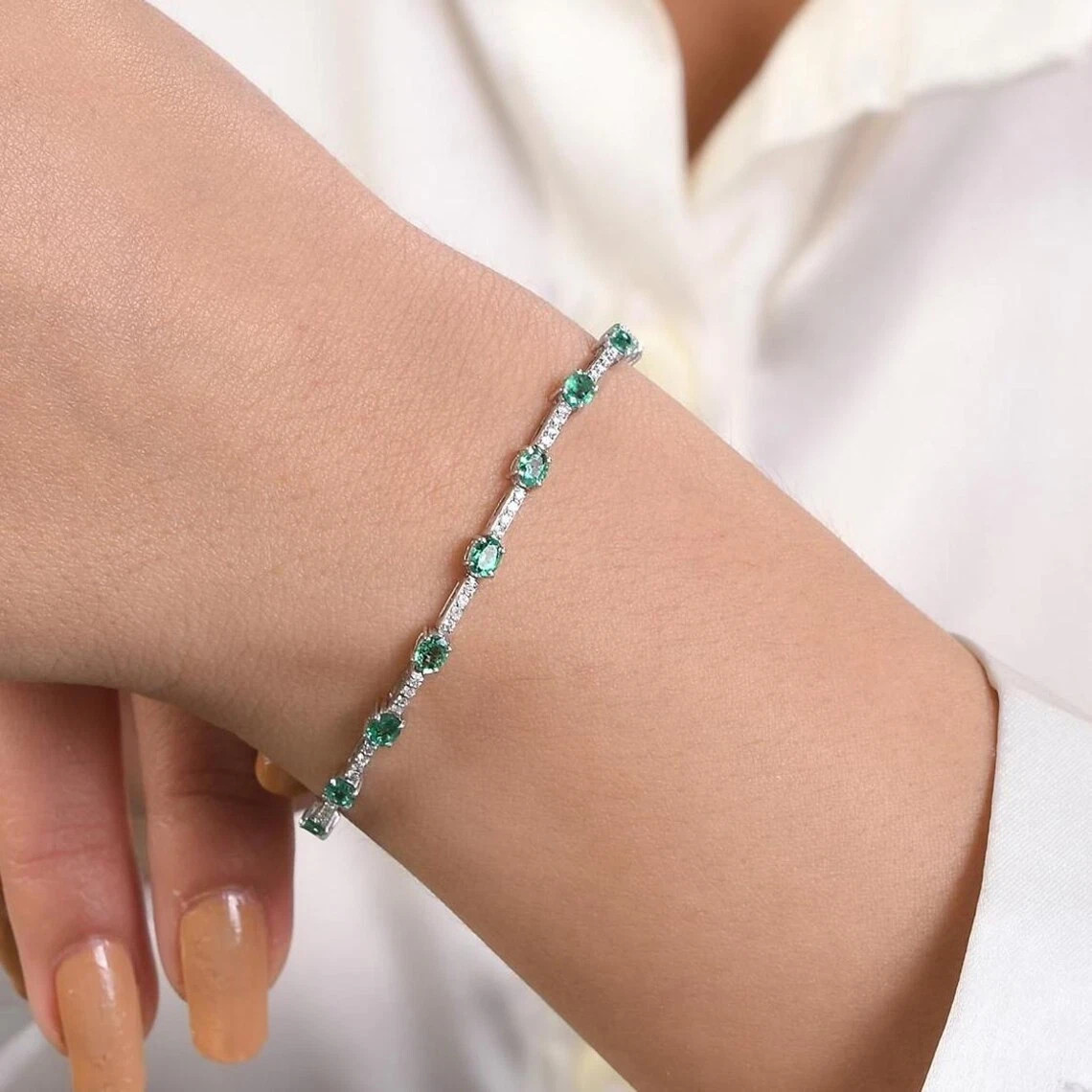 8Ct Oval Cut Lab Created Emerald & Diamond Tennis Bracelet 14K White Gold Plated