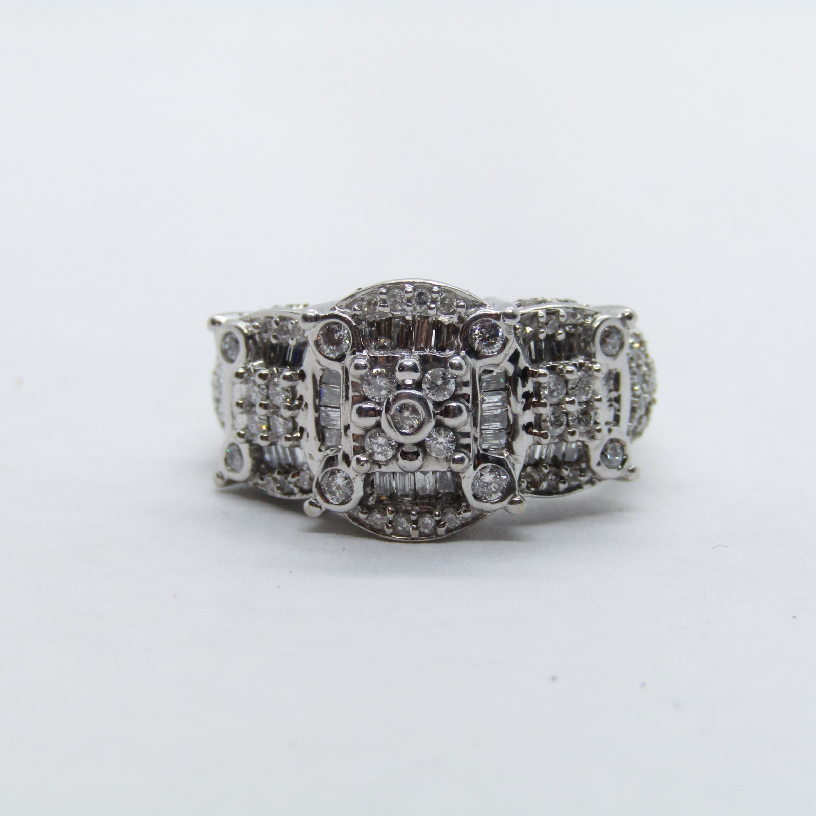 14K White Gold Diamond Cluster Ring Size 5 w/ Sizer & Clasp Appr KA56