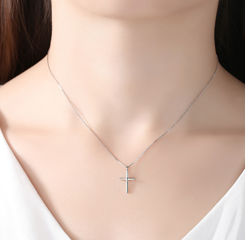 Small Plain & Simple Cross Pendant 18″ Necklace in SOLID 925 Sterling Silver I88