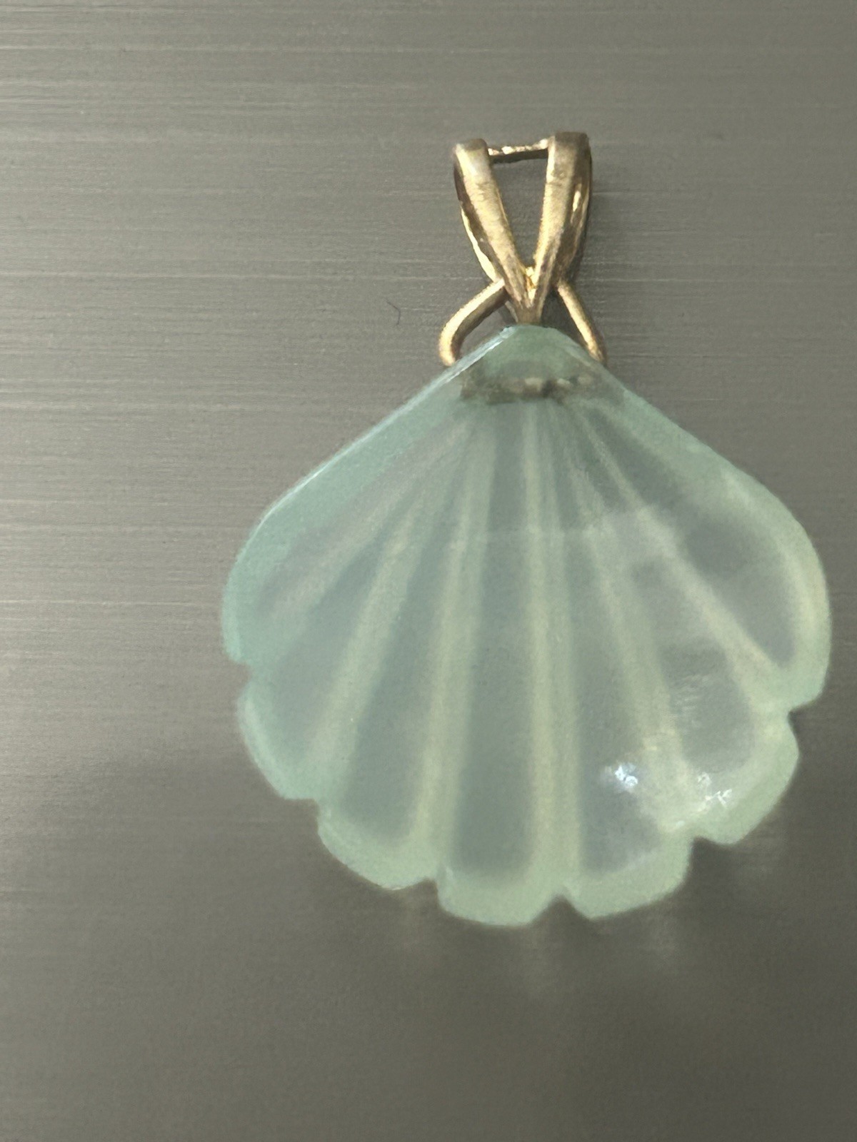 Solid 18k Gold Bail Carved Chalcedony Shell Pendant Charm 2.6 Grams