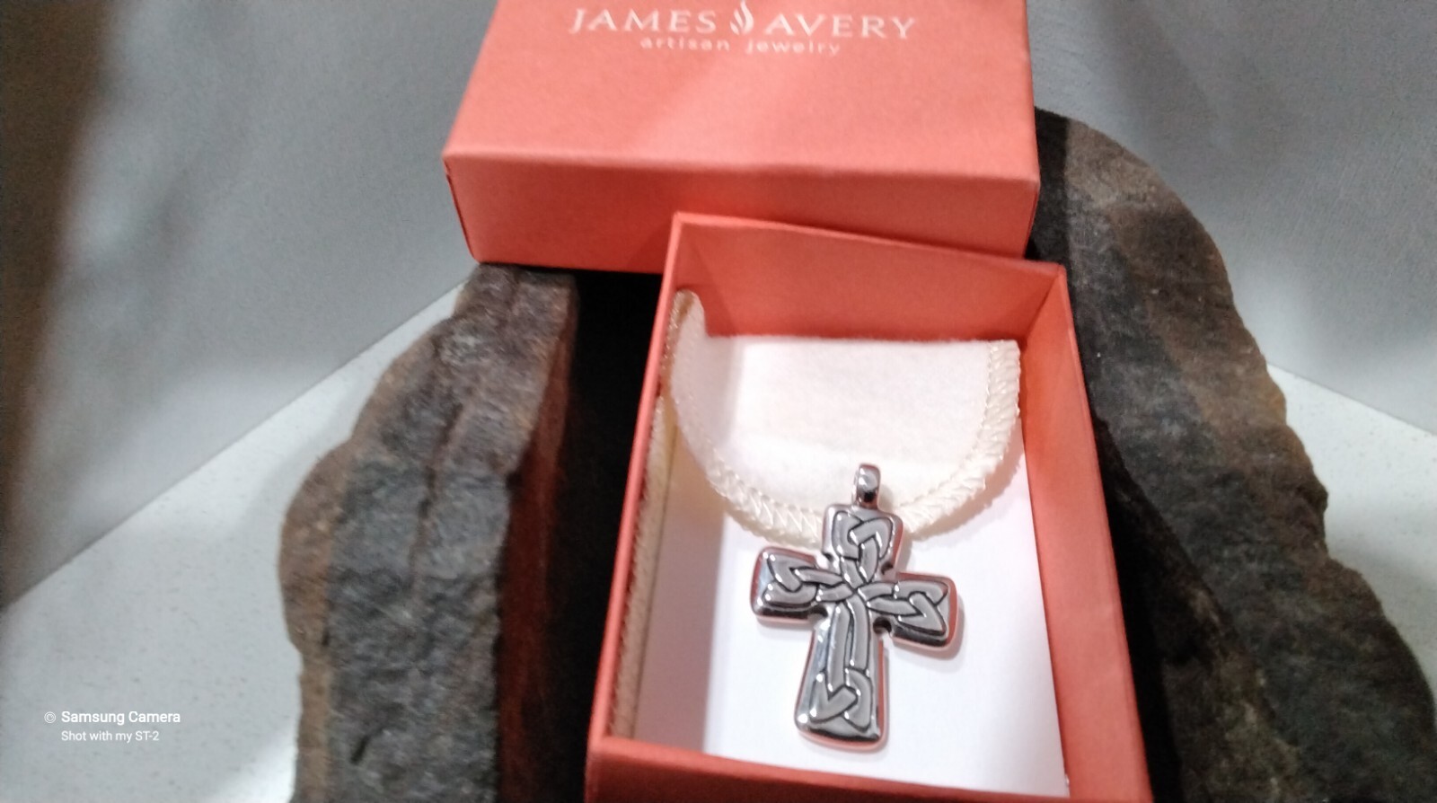 Retired James Avery Celtic Knot Cross Sterling Silver Pendant Fixed Bail JA Box