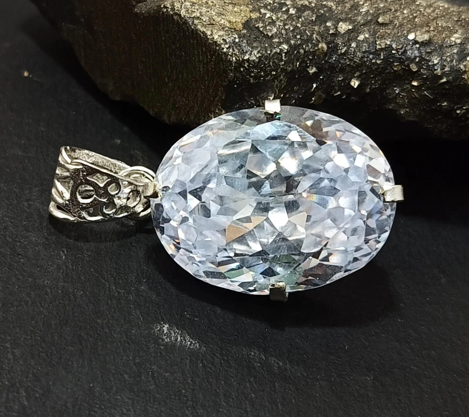 Natural Certified 94.50 Ct Oval White Zircon Pendant 925 Solid Silver Gemstone