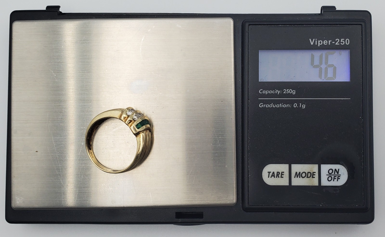 14k Solid Yellow Gold 3 Bar/ Bow Design Ring Set With Clear & Green Stones