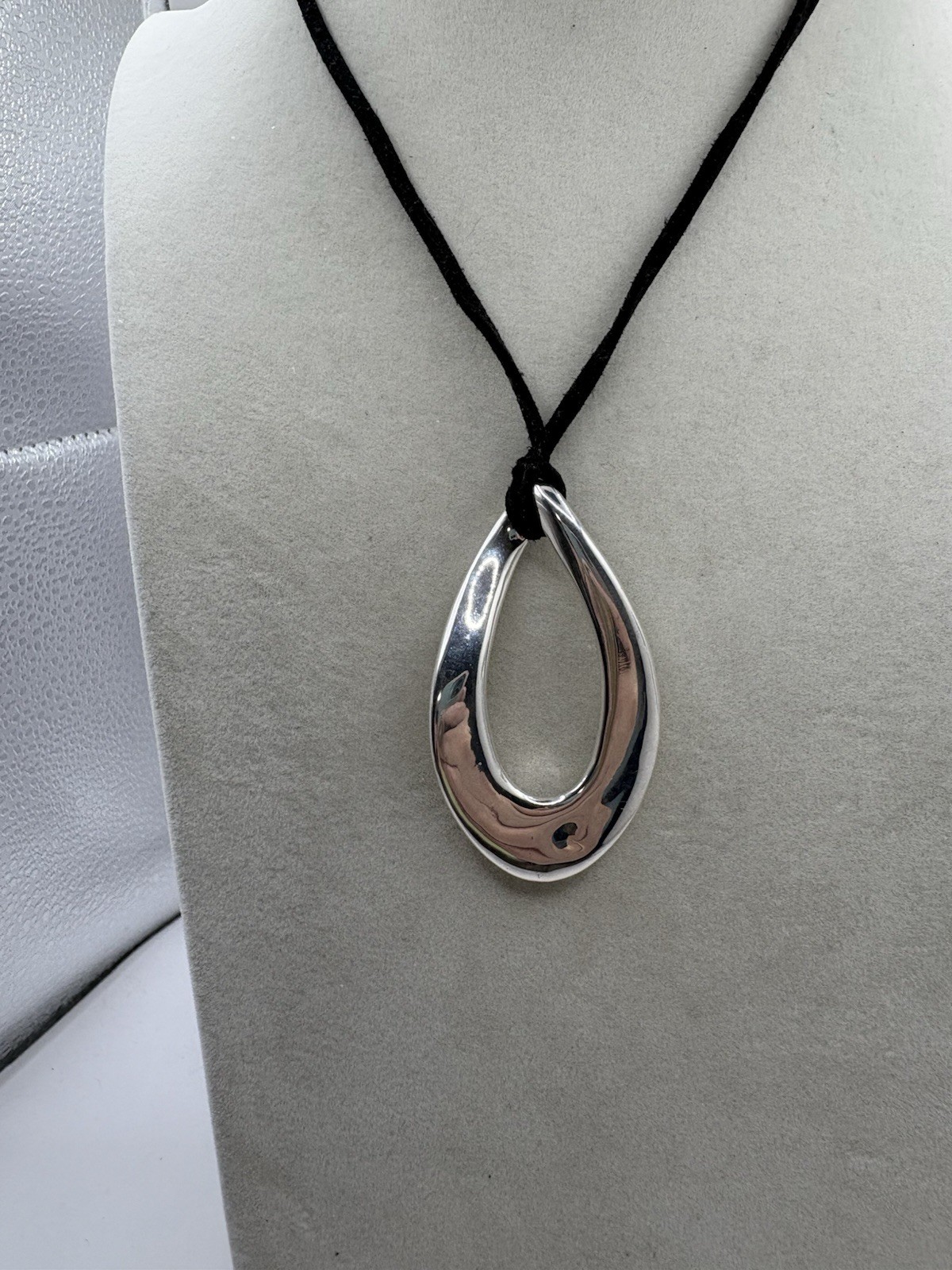ATI 925 Thailand Abstract Pendant On Black Leather Cord Pendant Necklace