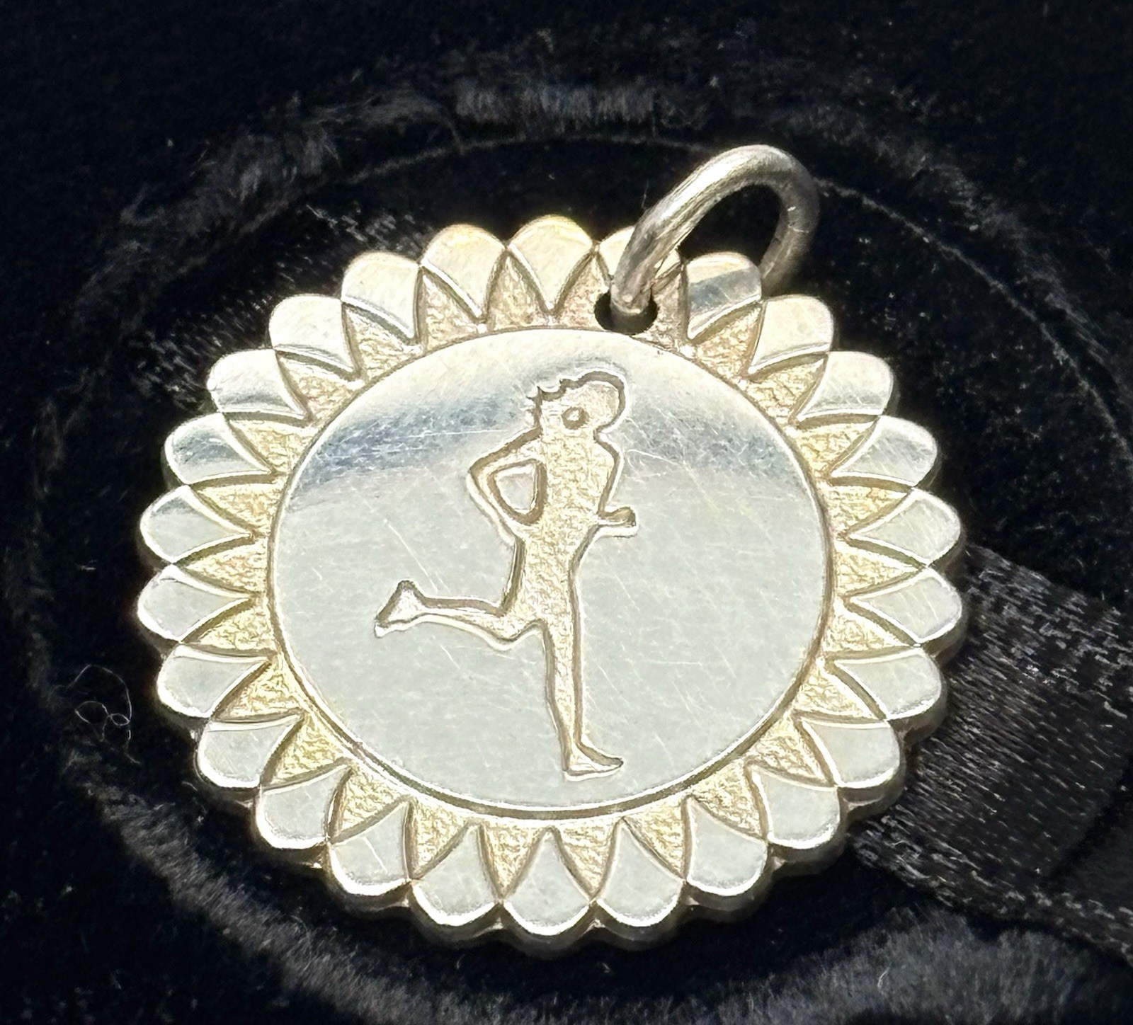 TIFFANY Co Sterling Silver SF06 Nike Womans Marathon Pendant/ Italy 925 Necklace