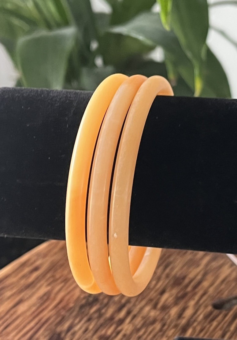 Vintage Acrylic Resin Peach / Orange Bangle Bracelet Lot of 3