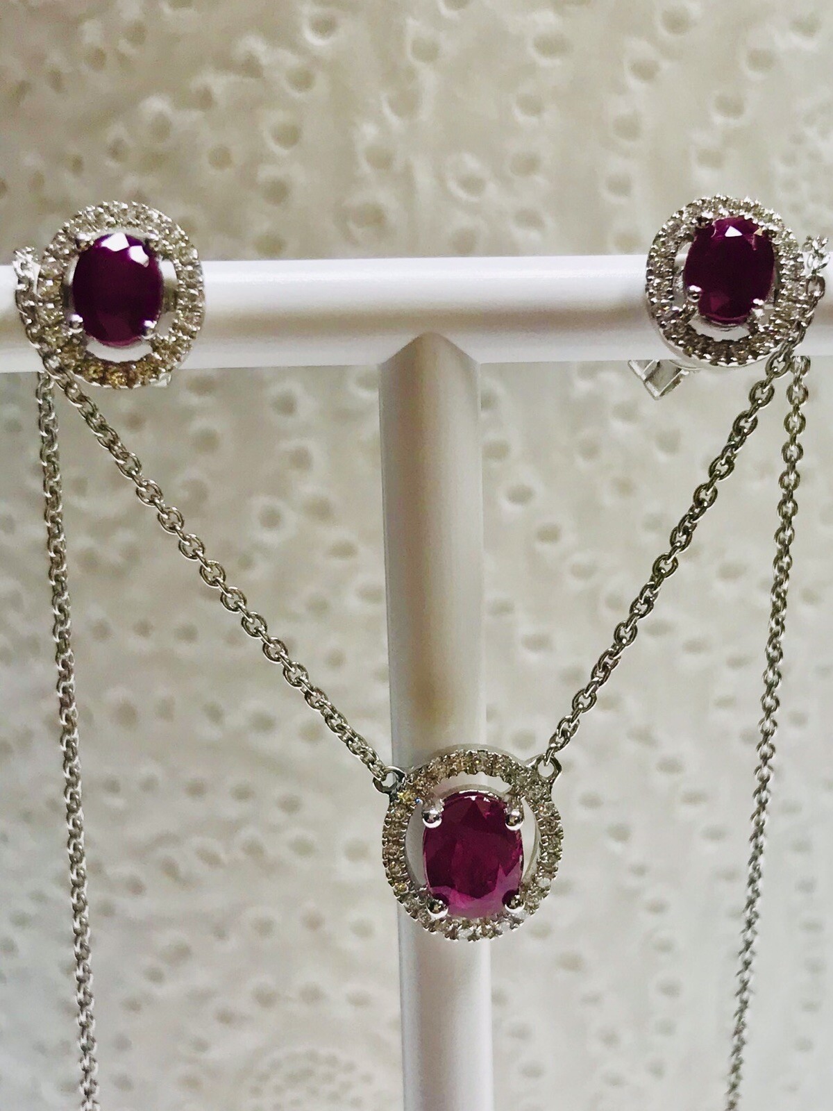 RUBY & DIAMOND 18CT WHITE GOLD PENDANT & EARRING SET