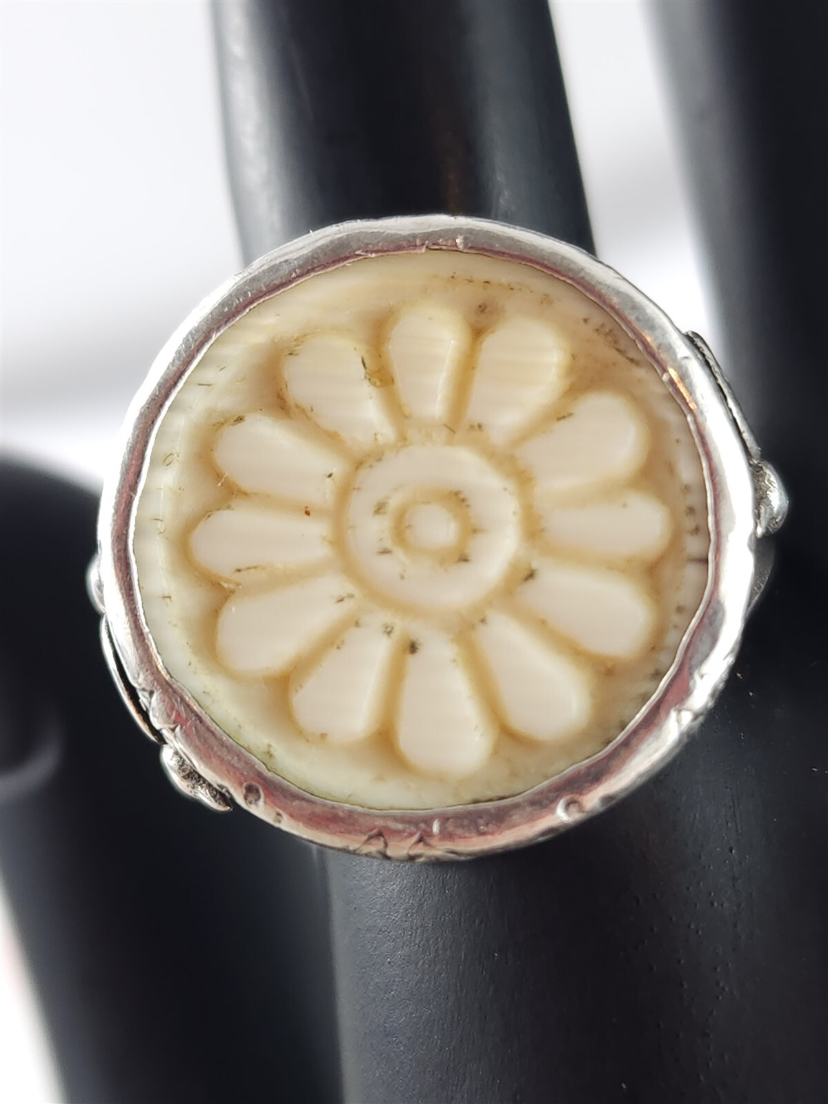 Vintage Sterling Silver White Jasper Flower Birds Ring Size 7 – 9.4 Grams
