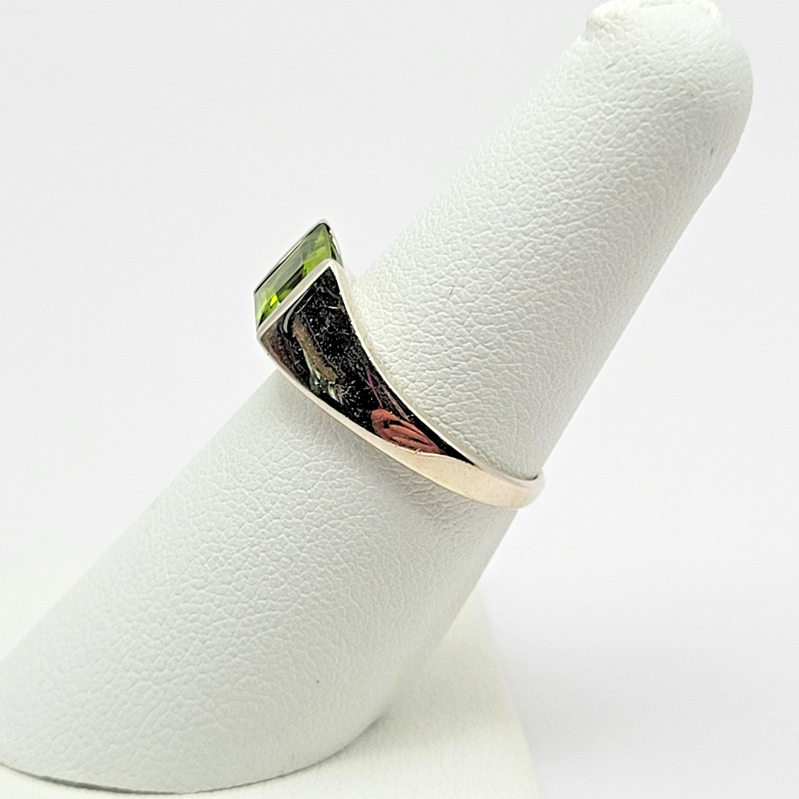 Sterling Silver 2ct Emerald Cut Peridot Ring ~ Size 6