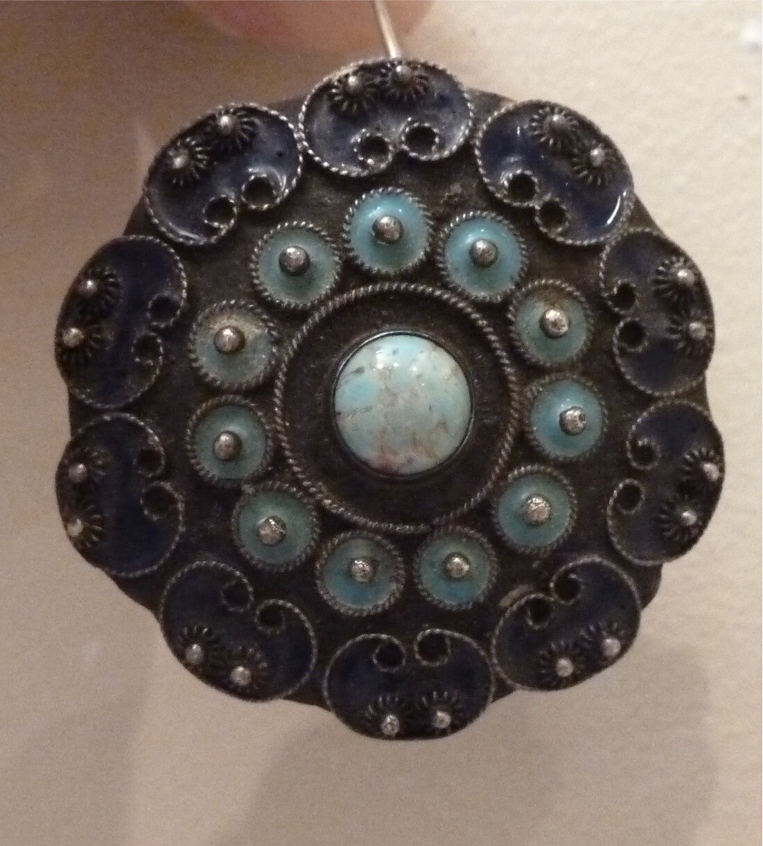 VINTAGE 950 ETRUSCAN OXIDIZED ROUND SHIELD BROOCH WITH STONES ITALY