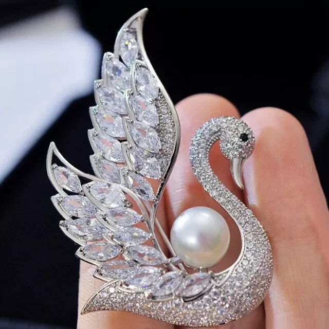 2Ct Round Cut Genuine White Pearl Women’s Swan Brooch Pin 14K White Gold Plated