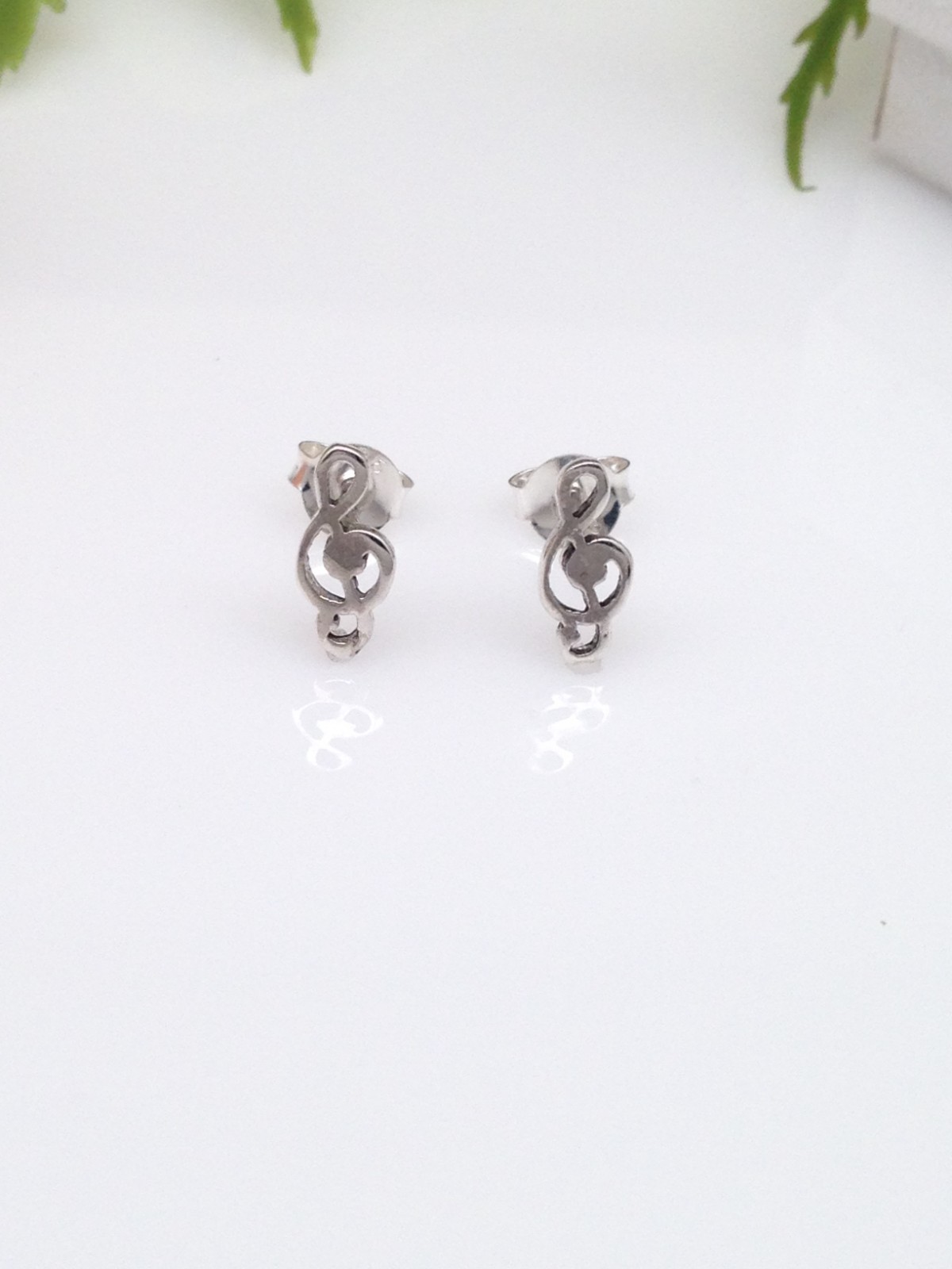 925 Sterling Silver Treble Clef Stud Earrings Music Note Tiny Dainty 9mm Unisex