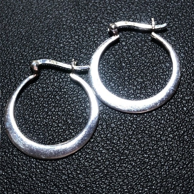 B3826 Sterling Silver Hoop Earrings Slim edge 1″ Classic Everyday Design